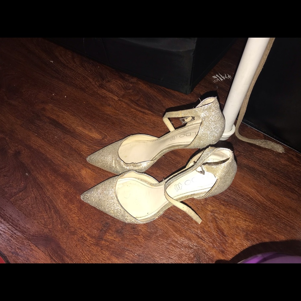 Aldo silver heel